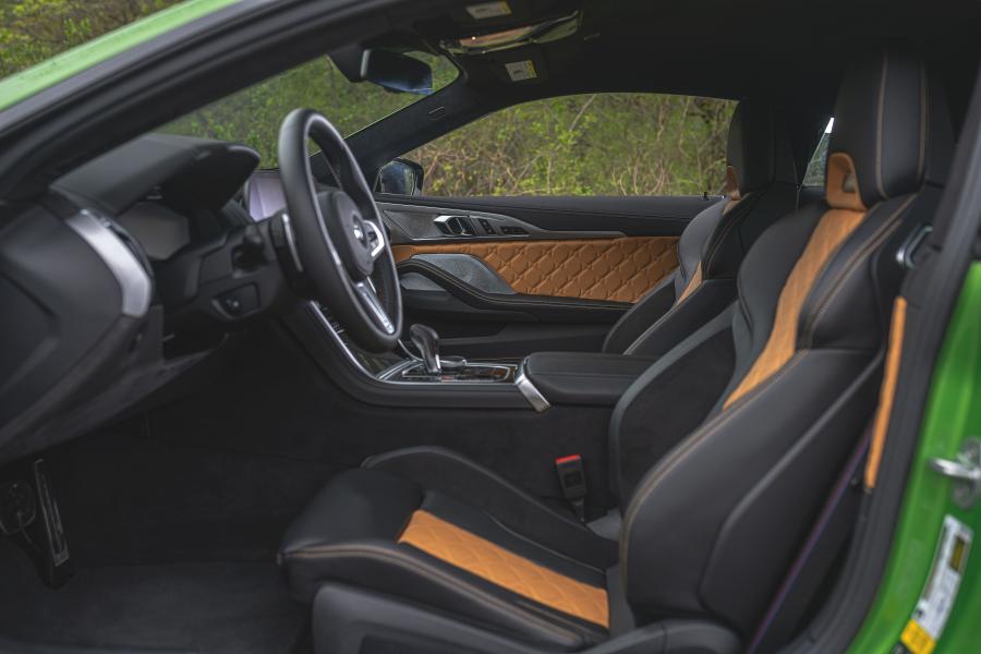 Интерьер BMW M8 Competition Coupe (F92) 2020 года  (NA) (фото 14 из 39)